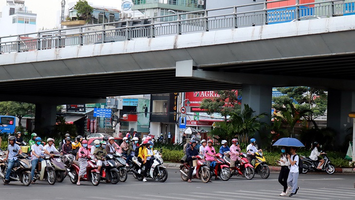 Nối dài những chuyến xe văn minh - Ảnh 1.