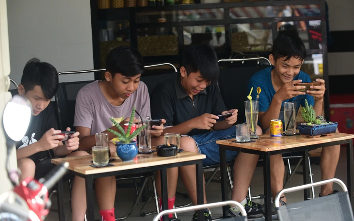 Bắt nạt trực tuyến: Không gian ảo, tổn hại với trẻ là thật! - Ảnh 2.