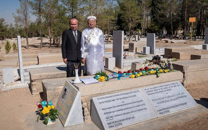 Đóa hoa tri ân Alexandre de Rhodes - Ảnh 1.