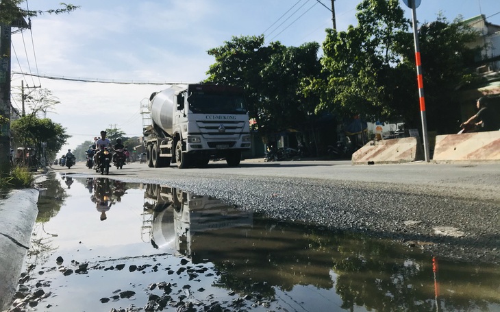 Rà soát ngay bất cập giao thông đường Huỳnh Tấn Phát, quận 7 - Ảnh 2.