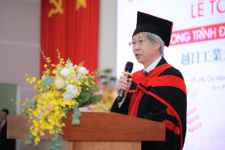 Long trọng lễ tốt nghiệp khóa đầu tiên chương trình Đại học theo chuẩn Nhật Bản - Ảnh 5. Long trọng lễ tốt nghiệp khóa đầu tiên chương trình Đại học theo chuẩn Nhật Bản - Ảnh 5.