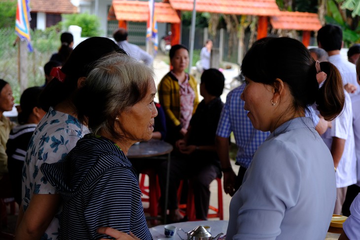 Trang bị áo phao cho khách đi đò sông Trà Khúc sau tai nạn chết người - Ảnh 4.