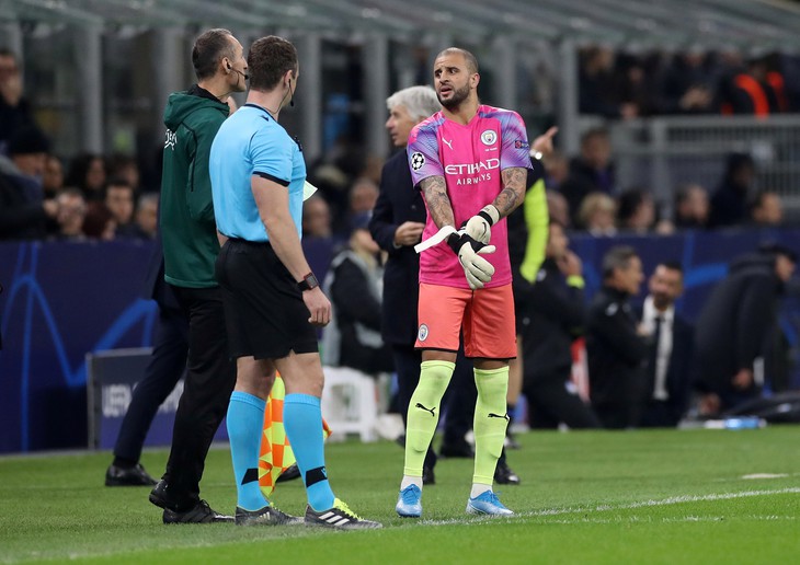 Jesus đá hỏng penalty, Bravo nhận thẻ đỏ, Man City đứt mạch chiến thắng - Ảnh 4.