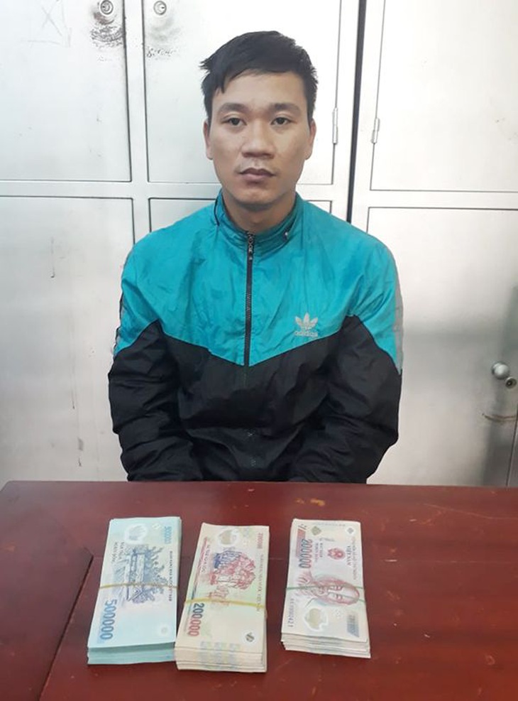 Cướp 100 triệu đồng để lấy tiền chữa bệnh ung thư cho vợ? - Ảnh 1. Cướp 100 triệu đồng để lấy tiền chữa bệnh ung thư cho vợ? - Ảnh 1.