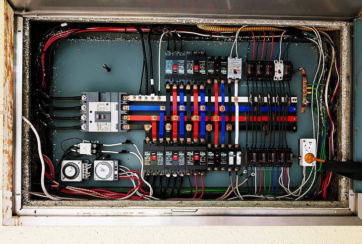 Phát hiện các electron di chuyển thành dòng như chất lỏng - Ảnh 1.