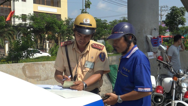 1 tháng tổng kiểm soát xe cộ: CSGT TP.HCM phạt mút khung, tai nạn giao thông giảm - Ảnh 1.