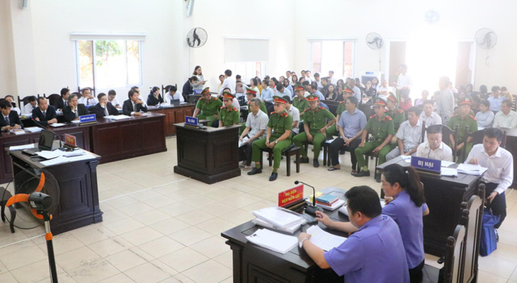 Cựu bí thư Bến Cát: Tôi mua đất giá thị trường, cấu kết với ngân hàng làm gì? - Ảnh 3.