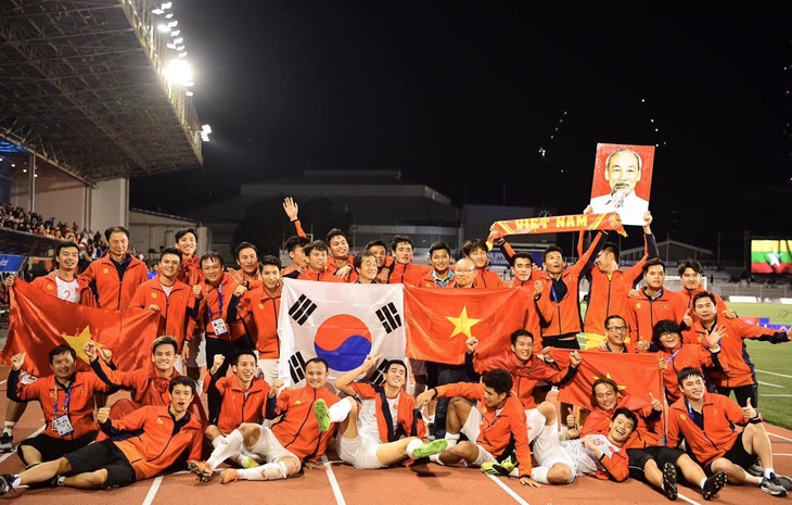 VinaPhone miễn phí dịch vụ cho gia đình vận động viên giành huy chương tại SEA Games 30 - Ảnh 3. VinaPhone miễn phí dịch vụ cho gia đình vận động viên giành huy chương tại SEA Games 30 - Ảnh 3.
