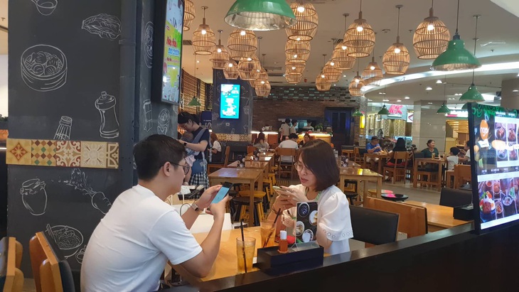 Tết dương lịch: Đà Lạt giảm giá phòng, tiệc tối ở TP.HCM chưa sôi động - Ảnh 2. Tết dương lịch: Đà Lạt giảm giá phòng, tiệc tối ở TP.HCM chưa sôi động - Ảnh 2.
