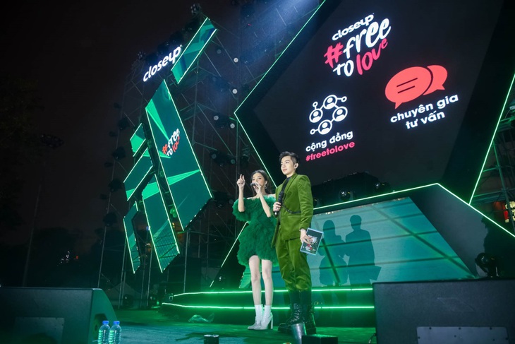 Hương Giang, Gil Lê bùng cháy trong đêm hội Freetolove - Ảnh 1. Hương Giang, Gil Lê bùng cháy trong đêm hội Freetolove - Ảnh 1.