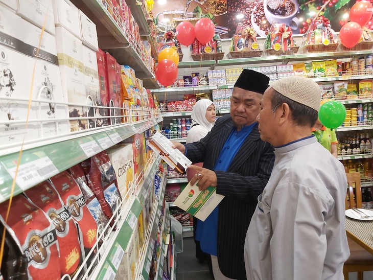 TP.HCM có cửa hàng tiện lợi đầu tiên đạt chuẩn Halal - Ảnh 1.