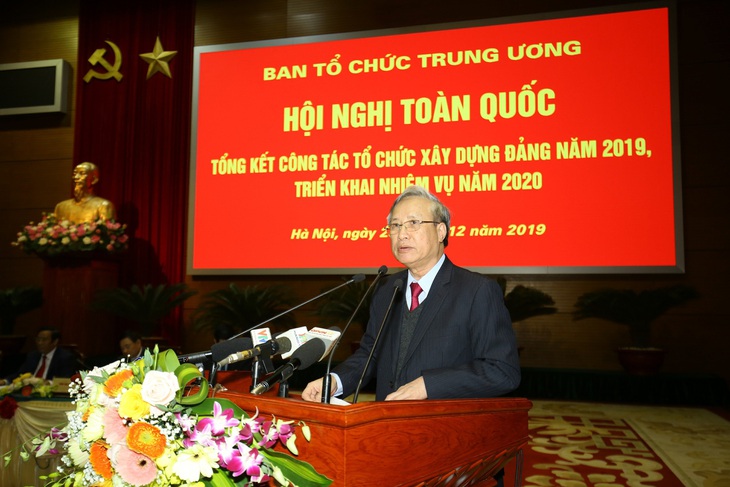 Không làm được việc thì chủ động xin nghỉ, đó mới là nêu gương - Ảnh 1.