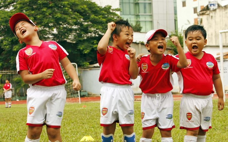 Bí quyết để trẻ hạnh phúc: Ngủ nhiều, sống giữa thiên nhiên rộng rãi, trong lành - Ảnh 1.