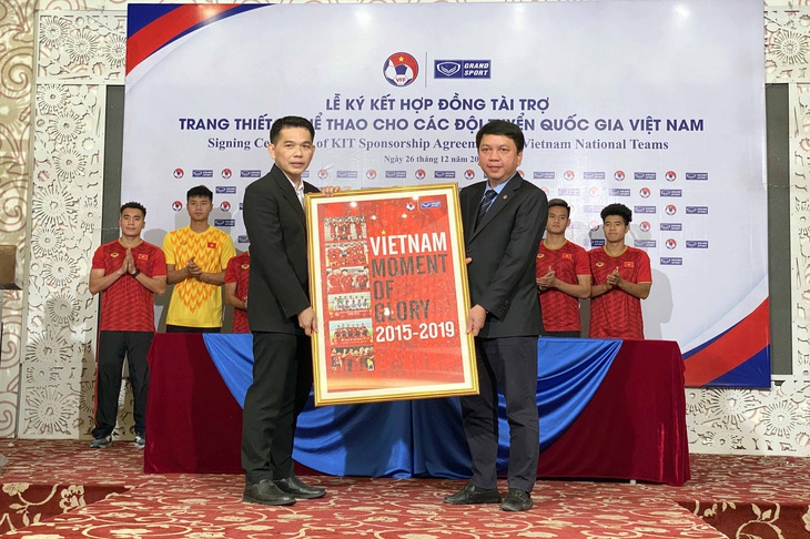Bóng đá Việt Nam tiếp tục gắn bó với người Thái - Ảnh 3. Bóng đá Việt Nam tiếp tục gắn bó với người Thái - Ảnh 3.