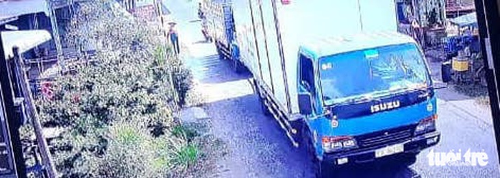 Chủ xe kéo nhầm xe tải đi hơn 100 km rồi đem trả lại - Ảnh 1. Chủ xe kéo nhầm xe tải đi hơn 100 km rồi đem trả lại - Ảnh 1.