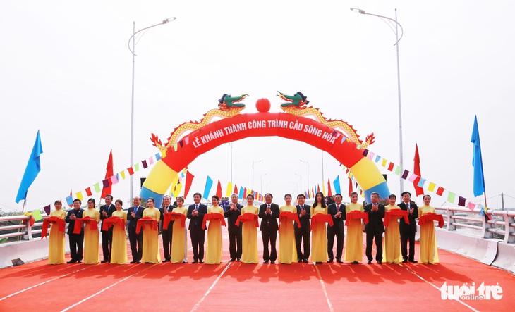 Thông tuyến cầu 185 tỉ nối Hải Phòng với Thái Bình - Ảnh 1. Thông tuyến cầu 185 tỉ nối Hải Phòng với Thái Bình - Ảnh 1.