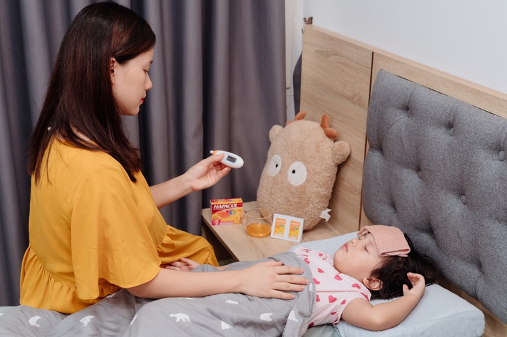 MC Minh Trang chia sẻ cách vượt qua chuỗi ngày chăm con ốm sốt - Ảnh 1. MC Minh Trang chia sẻ cách vượt qua chuỗi ngày chăm con ốm sốt - Ảnh 1.