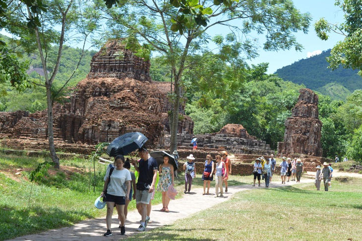 Đến di sản Mỹ Sơn, khách không biết ăn gì, mua gì - Ảnh 2.