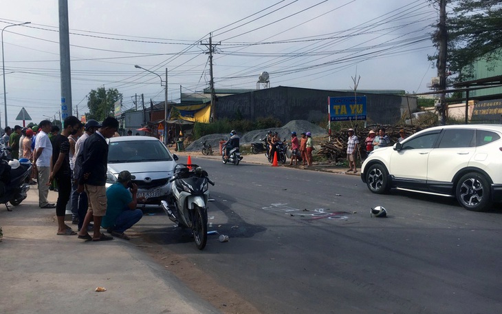 TP.HCM: xe hơi tông hàng loạt xe máy, ít nhất 4 người bị thương - Ảnh 5.