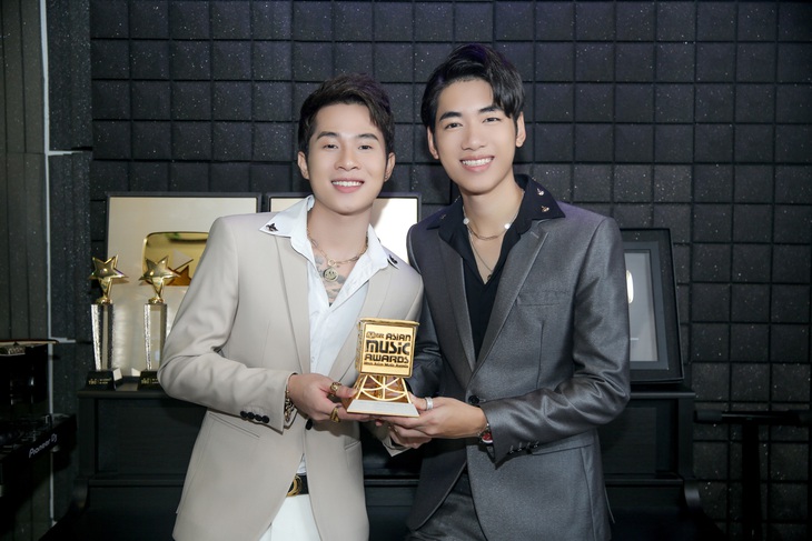 Hoàng Thùy Linh, K-ICM và Jack đoạt giải MAMA 2019 tại Nhật Bản - Ảnh 1.