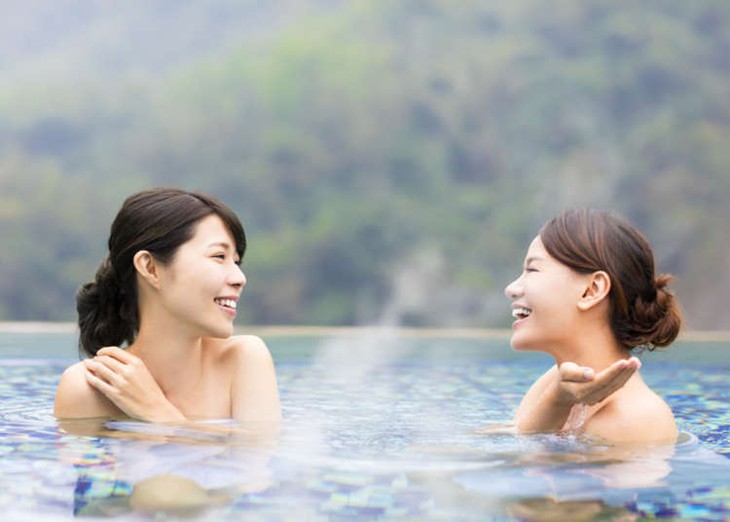 Đừng quên những điều này khi tắm onsen ở Nhật - Ảnh 1.