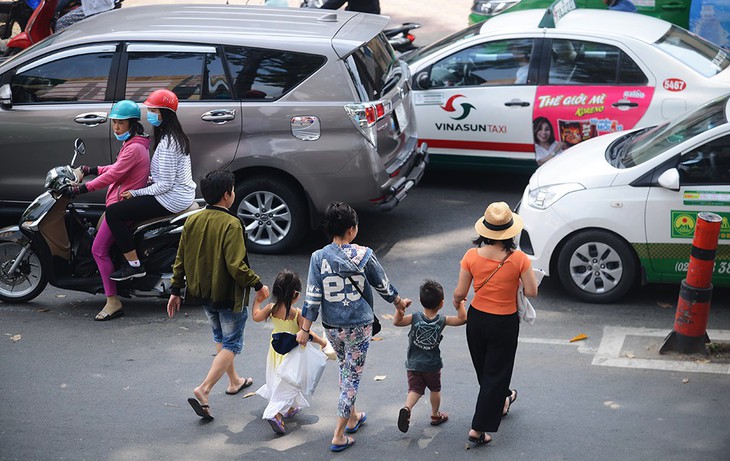 Ai dũng cảm làm “hạt tuyết” cuốn phăng những thứ lạc hậu? - Ảnh 1. Ai dũng cảm làm “hạt tuyết” cuốn phăng những thứ lạc hậu? - Ảnh 1.