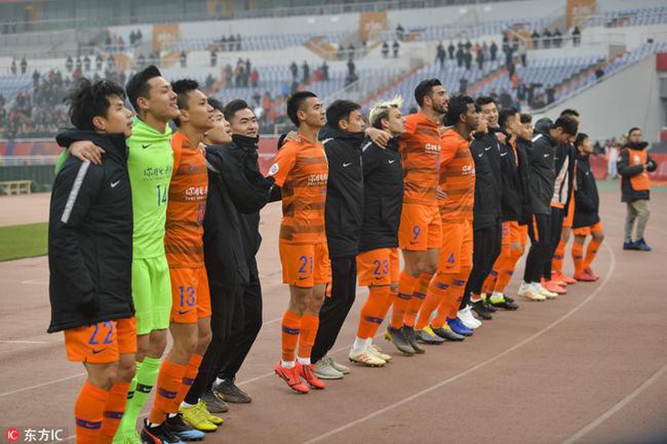 Báo Trung Quốc: Shandong Luneng may mắn thắng Real Madrid của Việt Nam - Ảnh 1.