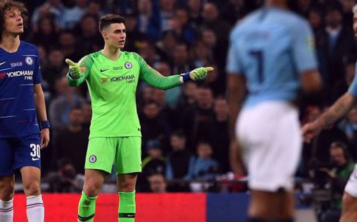 Thủ môn Kepa xin lỗi và bị Chelsea phạt 1 tuần lương