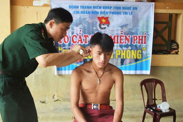 Những tay kéo biên phòng - Ảnh 1. Những tay kéo biên phòng - Ảnh 1.