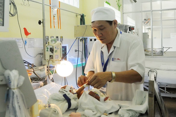Vui nhất khi bệnh nhân khỏi bệnh - Ảnh 1. Vui nhất khi bệnh nhân khỏi bệnh - Ảnh 1.