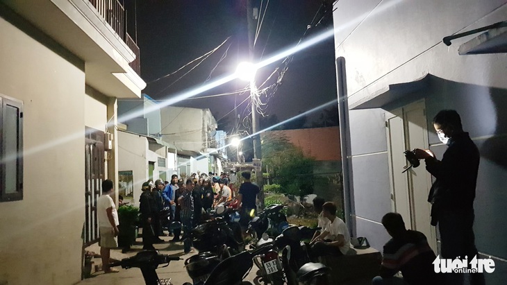 Một thanh niên có dấu hiệu tâm thần, đâm người dân bị thương - Ảnh 1. Một thanh niên có dấu hiệu tâm thần, đâm người dân bị thương - Ảnh 1.