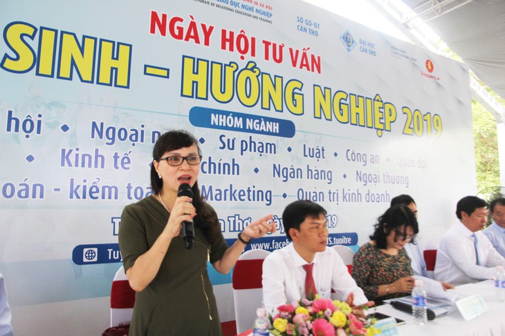 Hàng chục ngàn học sinh khai hội tư vấn tuyển sinh hướng nghiệp tại Cần Thơ - Ảnh 3.