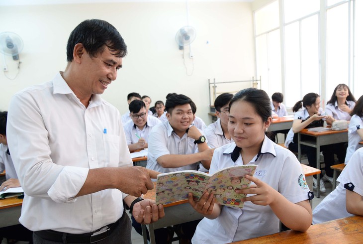 Nhiều lựa chọn cho học sinh không vào lớp 10 công lập - Ảnh 1. Nhiều lựa chọn cho học sinh không vào lớp 10 công lập - Ảnh 1.
