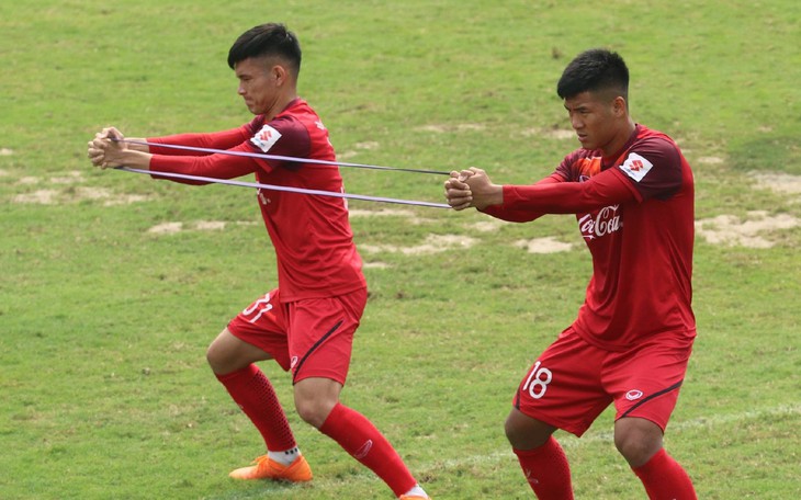 Thủ môn Bùi Tiến Dũng: “Tuyển U-23 Việt Nam quyết vượt qua Thái Lan và Indonesia”