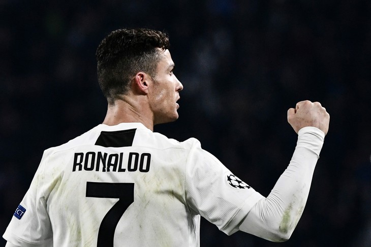 Ronaldo xứng danh vị thần Champions League - Ảnh 1.