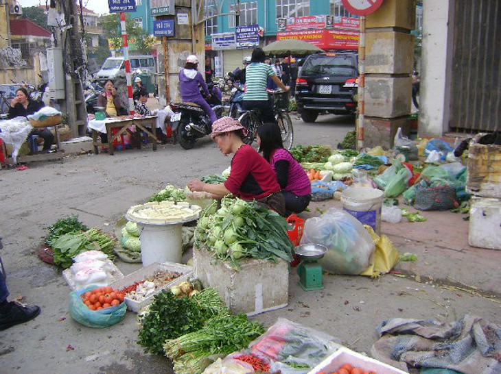 TP.HCM chỉ đạo khẩn: Chấm dứt hoạt động chợ tạm Cô Giang - Ảnh 1.