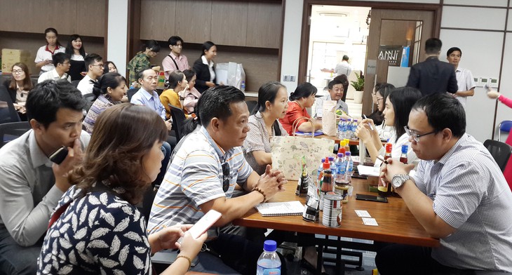 Khách tìm mua, rau rừng, trái cây địa phương... tràn vào siêu thị - Ảnh 1. Khách tìm mua, rau rừng, trái cây địa phương... tràn vào siêu thị - Ảnh 1.