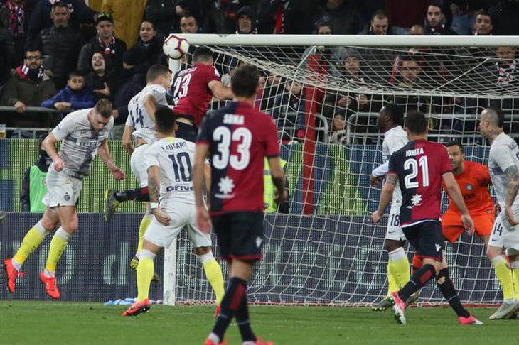 Thua Cagliari, Inter Milan có nguy cơ rơi khỏi tốp 3 Serie A - Ảnh 2.