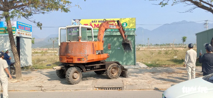 Đà Nẵng ra quân tháo dỡ kiôt bất động sản tự phát - Ảnh 1. Đà Nẵng ra quân tháo dỡ kiôt bất động sản tự phát - Ảnh 1.