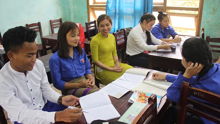Cuộc chiến ngăn học sinh đi... lấy chồng - Ảnh 1. Cuộc chiến ngăn học sinh đi... lấy chồng - Ảnh 1.