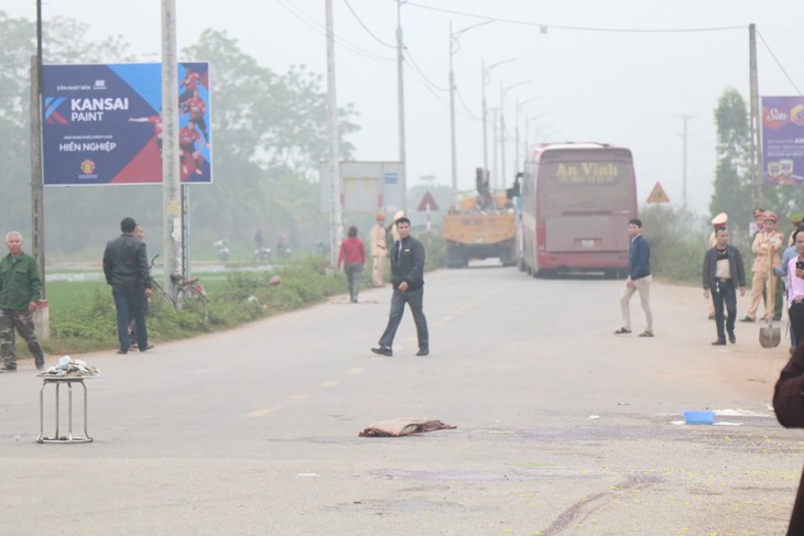 Xe khách đâm đoàn đưa tang: 7 người họ hàng ở cùng một thôn - Ảnh 1.