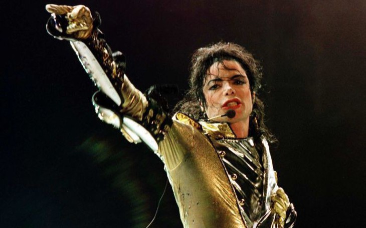 Sững sờ nhạc Michael Jackson bị tẩy chay sau bộ phim 