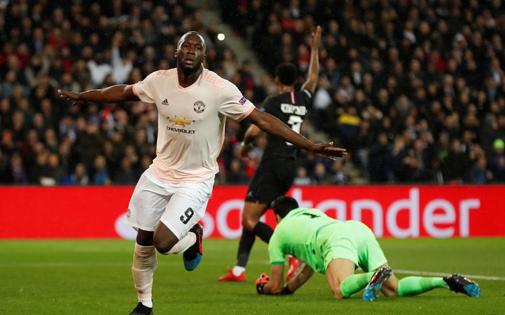 Lukaku và VAR giúp M.U ngược dòng khó tin, loại PSG