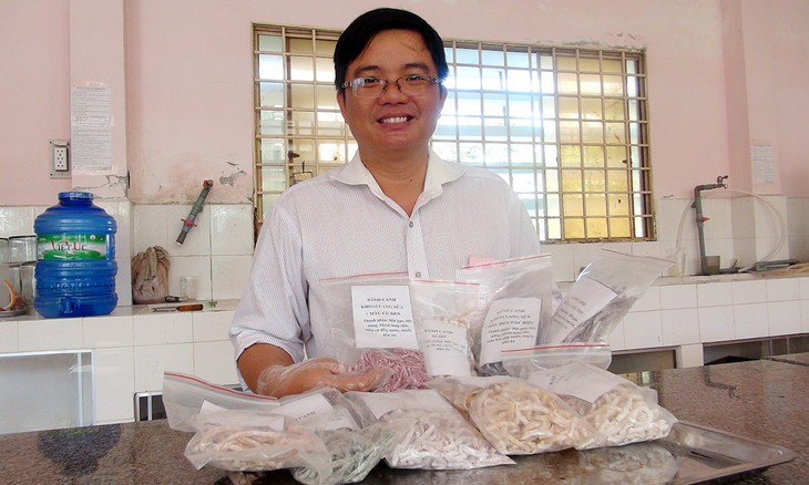 Miệt mài với củ khoai - Ảnh 1. Miệt mài với củ khoai - Ảnh 1.