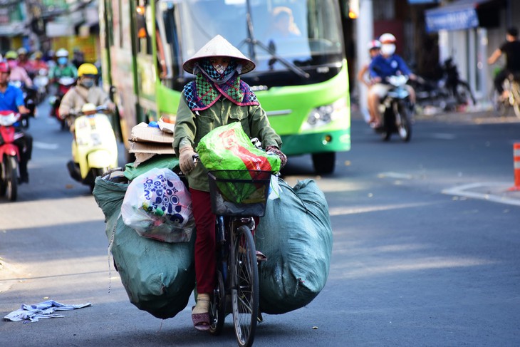 Làm sao để phòng bệnh ngày Sài Gòn nắng nóng? - Ảnh 4.