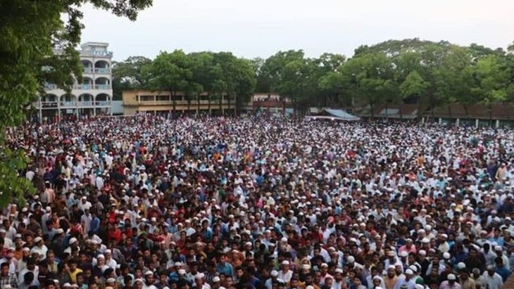 Nữ sinh Bangladesh bị thiêu sống tại trường vì tố hiệu trưởng quấy rối tình dục - Ảnh 1.