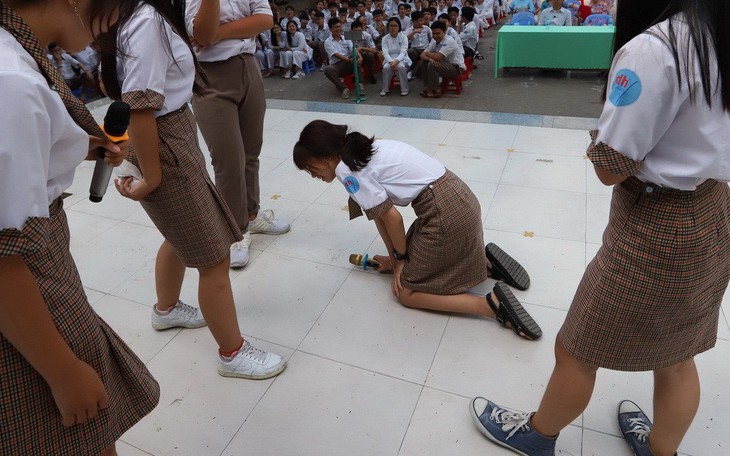 Bạo lực học đường: không chỉ nhà trường, cha mẹ cũng cần xem lại mình