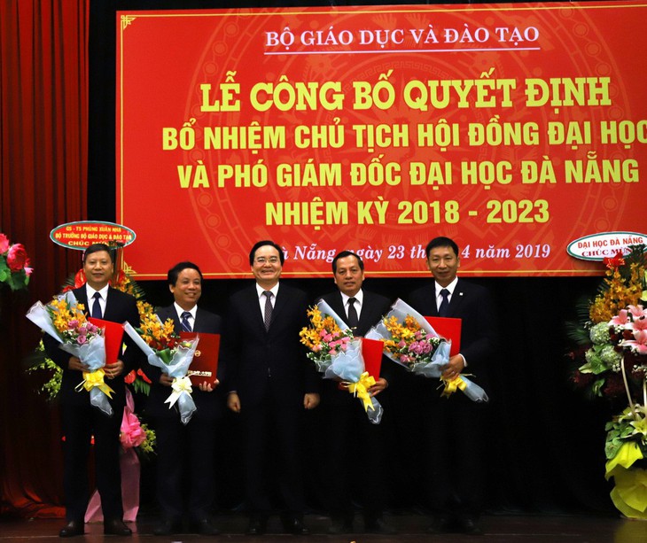 Bổ nhiệm chủ tịch Hội đồng đại học và các phó giám đốc Đại học Đà Nẵng - Ảnh 1. Bổ nhiệm chủ tịch Hội đồng đại học và các phó giám đốc Đại học Đà Nẵng - Ảnh 1.
