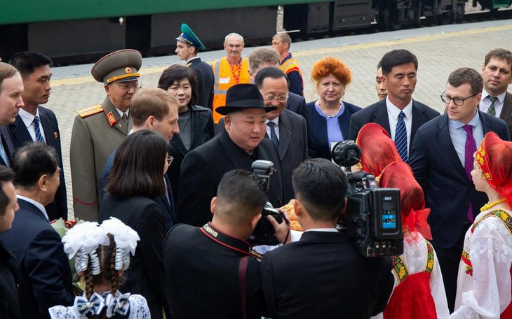 Nga đón ông Kim Jong Un: Bánh mì + muối = tình bạn