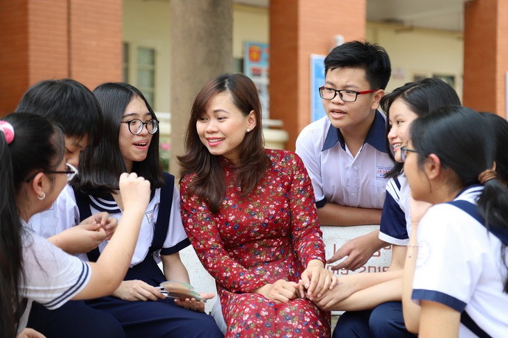 Khi cô là bạn thân của trò - Ảnh 1. Khi cô là bạn thân của trò - Ảnh 1.